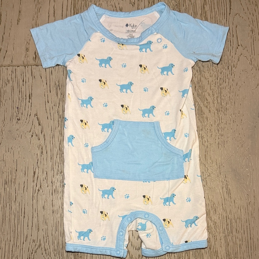 Kyte BABY Blue and Cream Dog Print One Piece